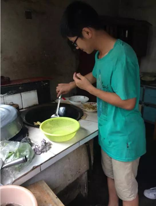點(diǎn)滴積累，傳遞真情-西尼愛心階梯幫扶困難學(xué)生第三次仙居行