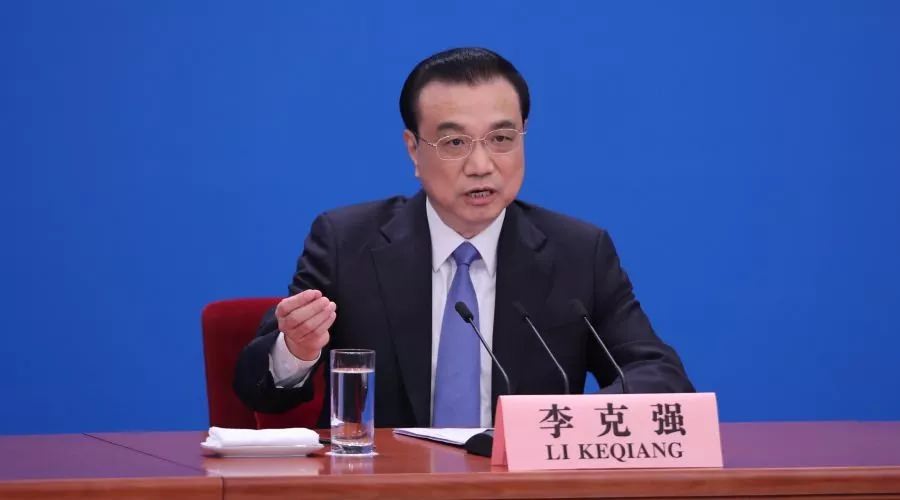 國務(wù)院常務(wù)會(huì)議部署推進(jìn)城鎮(zhèn)老舊小區(qū)改造，有條件的可加裝電梯！